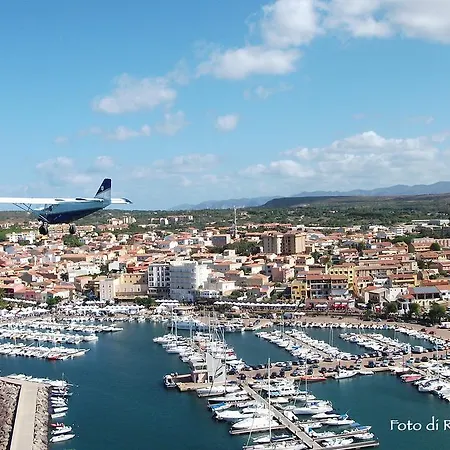 Riviera 斯库索港